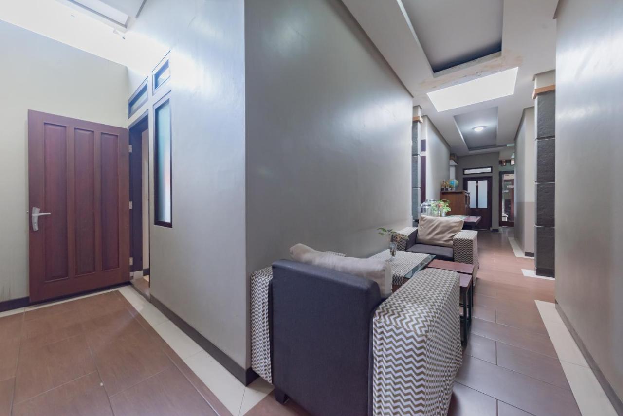 Reddoorz Syariah Near Politeknik Negeri Bandung Campus Hotel Cimahi ภายนอก รูปภาพ