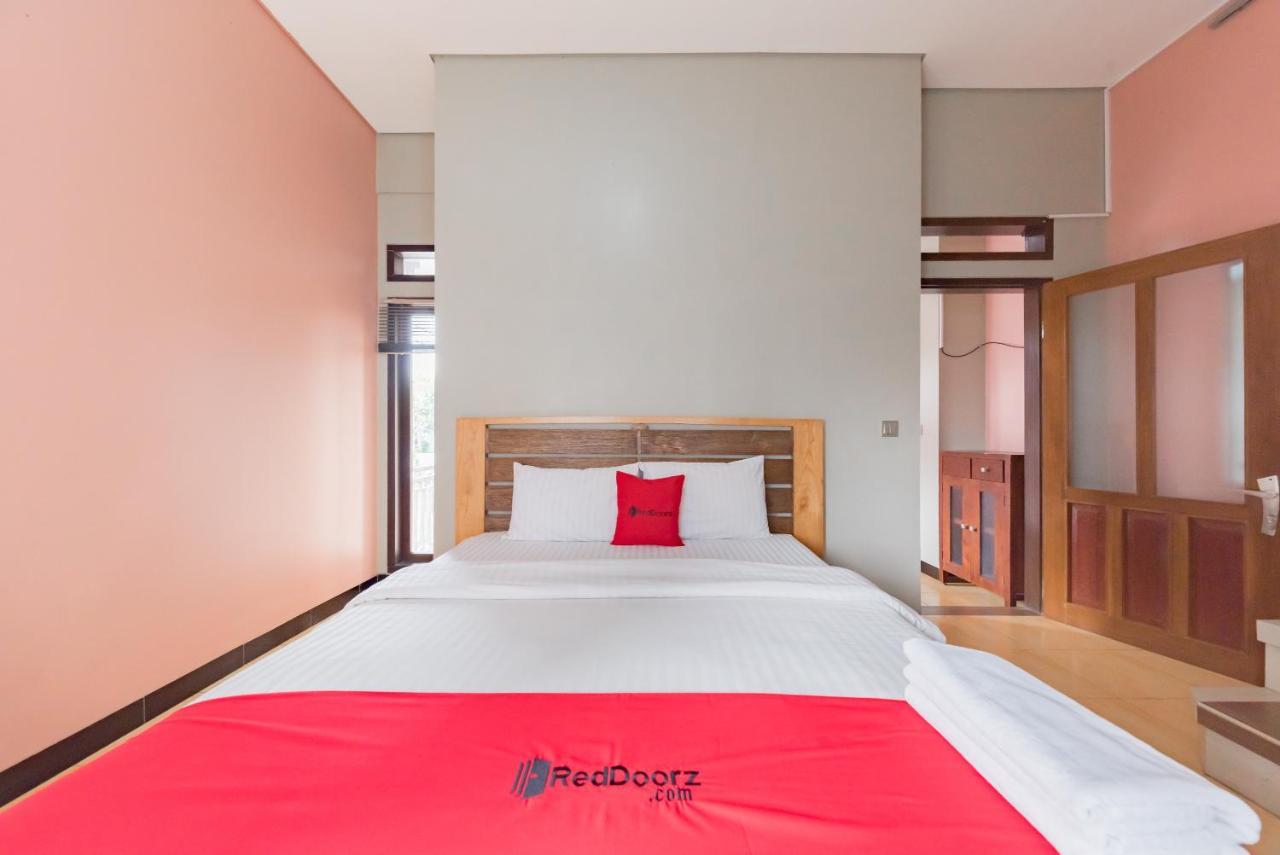 Reddoorz Syariah Near Politeknik Negeri Bandung Campus Hotel Cimahi ภายนอก รูปภาพ