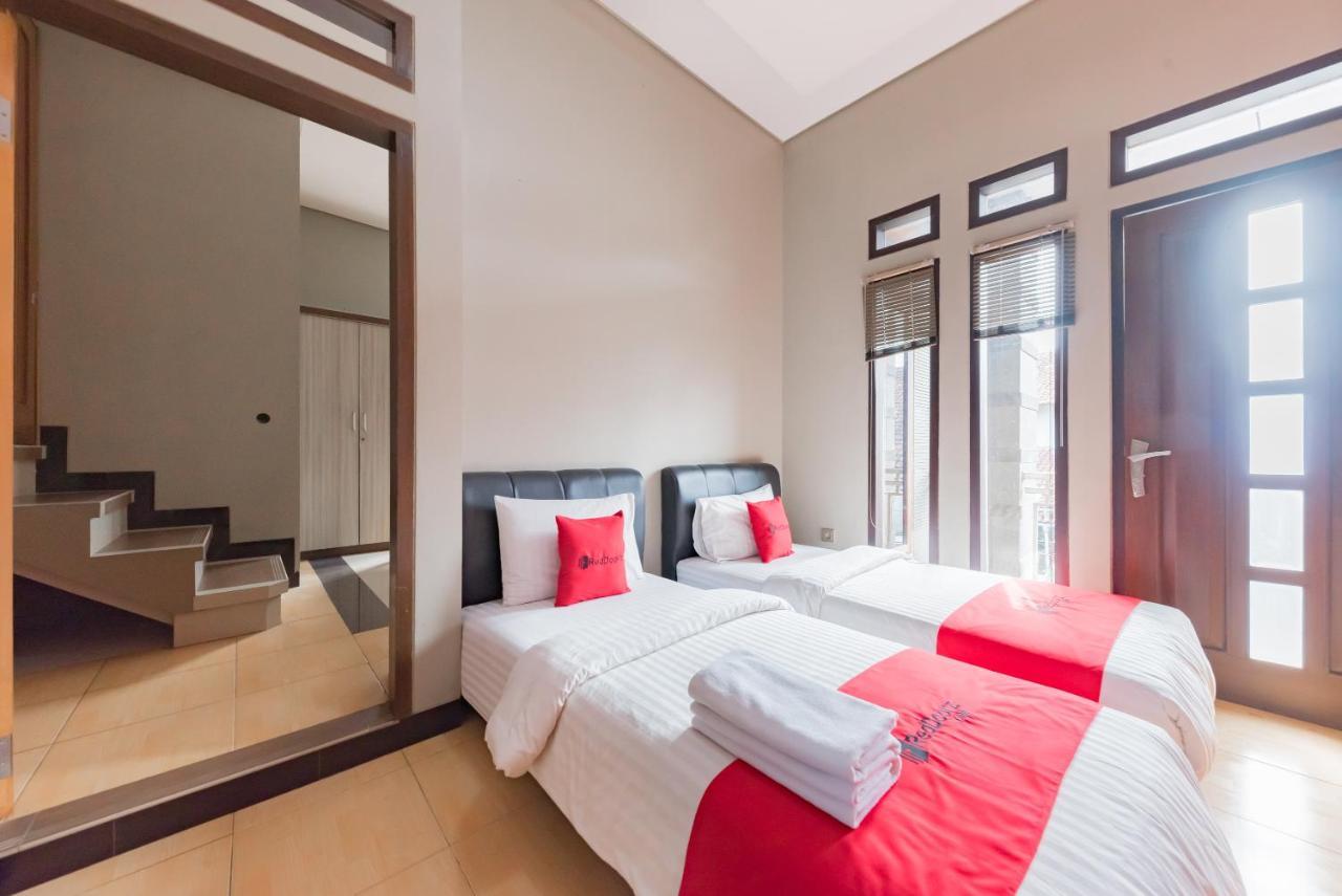 Reddoorz Syariah Near Politeknik Negeri Bandung Campus Hotel Cimahi ภายนอก รูปภาพ
